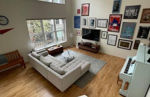 Pearl District Condo | Beautiful Pearl District Loft
