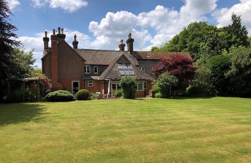 Oakley House | Beautiful Period Country House with Heated Pool