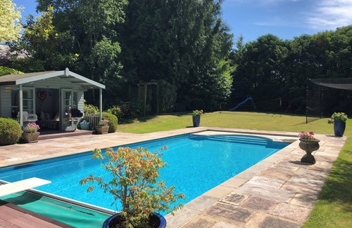 Oakley House | Beautiful Period Country House with Heated Pool