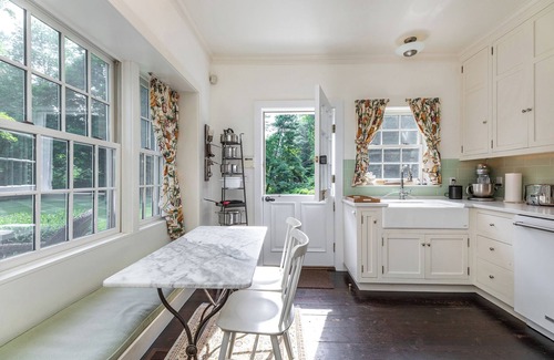 Lakeside House | Beautiful pet friendly riverfront vacation home on the Bantam River in Washington Depot