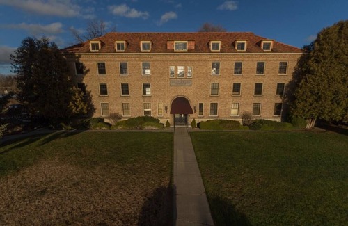 West Central Apartment | Beautiful place!!! 2 bedroom. Historic building