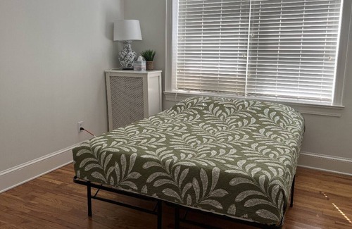 Country Club Plaza Area Condo | Beautiful Plaza Condo