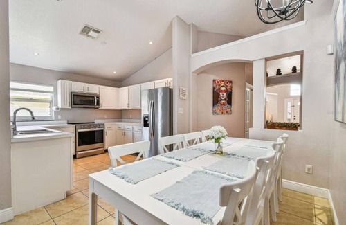 Orlando House | Beautiful Pool & King Bed Home/10 Minutes from MCO