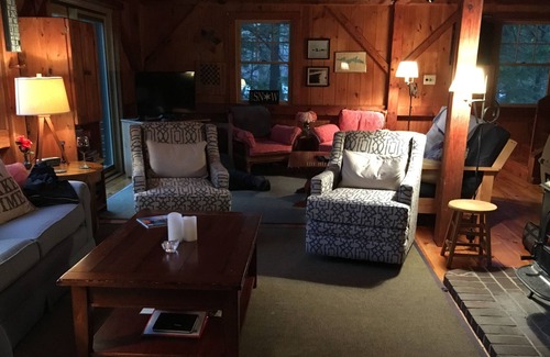 West Poland House | Beautiful Post and Beam on crystal clear Thompson Lake