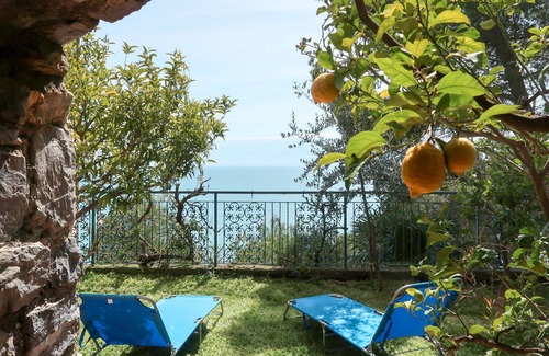 Andora House | Beautiful private villa with WIFI, A/C, private pool, TV, patio, pets allowed and parking