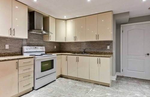 Brampton Apartment | Beautiful Priv. bsmt 2B 1Bath apartment w/parking