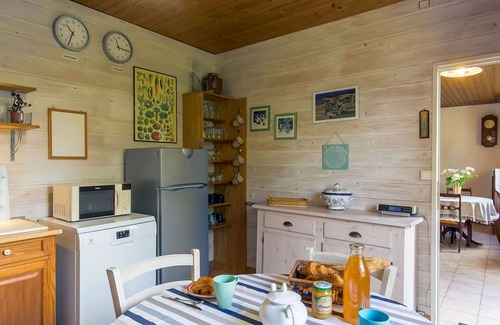 Locquirec House | Beautiful private villa for 5 people with WIFI, TV, terrace, pets allowed and parking