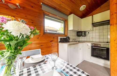 Brazzacott House | Beautiful private villa with hot tub, WIFI, TV, terrace, pets allowed, panoramic view and parking