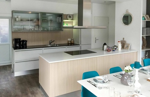 Starnmeer House | Beautiful private villa for 8 people with WIFI, TV, terrace and parking