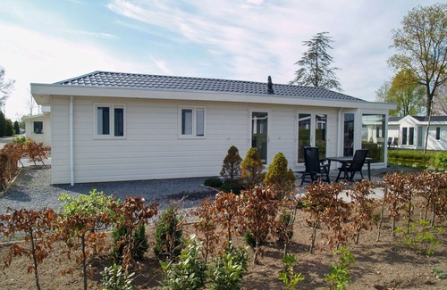 West-Graftdijk House | Beautiful private villa for 4 people with WIFI, TV, terrace and parking