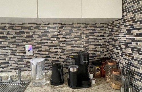 West Side Apartment | Beautiful Private 2 Bed Apt, near NYC+EWR Airport