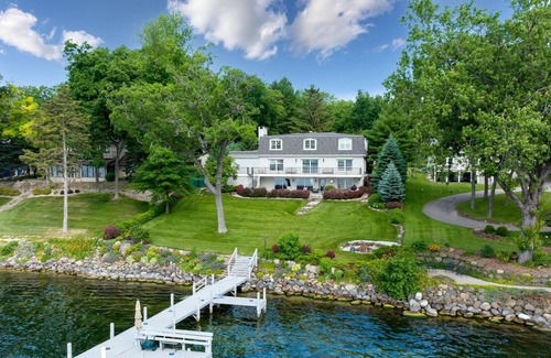 Green Lake Cottage | Beautiful/Private Carriage House with Lake Access