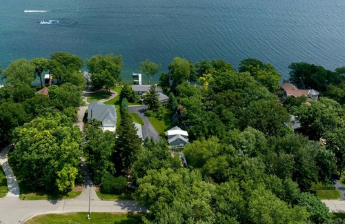 Green Lake Cottage | Beautiful/Private Carriage House with Lake Access