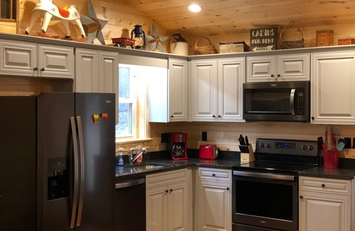 Luray Cabin | Beautiful Private Cabin, adjacent to the National Forest