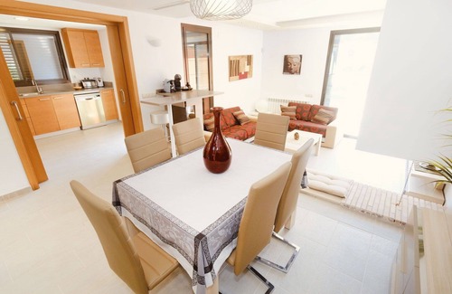 Bonmont Terres Noves Villa | Beautiful private villa for 6 people with WIFI, A/C, private pool, TV, patio and parking