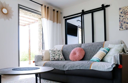 Farinole House | Beautiful private villa for 3 people with private pool, WIFI, A/C, TV, patio and parking