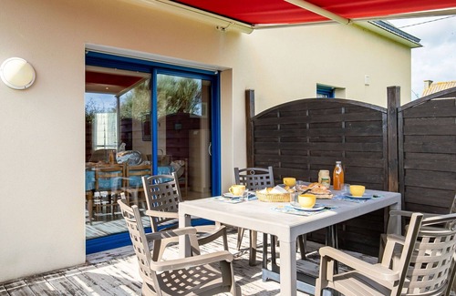 Kerlouan House | Beautiful private villa for 6 guests with WIFI, TV, terrace and parking