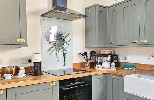 Struan House | Beautiful private villa for 2 guests with WIFI, TV, patio, panoramic view and parking