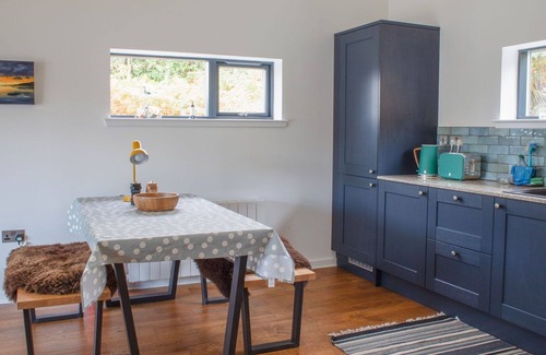 Breakish House | Beautiful private villa for 2 people with WIFI, TV, terrace, pets allowed and parking