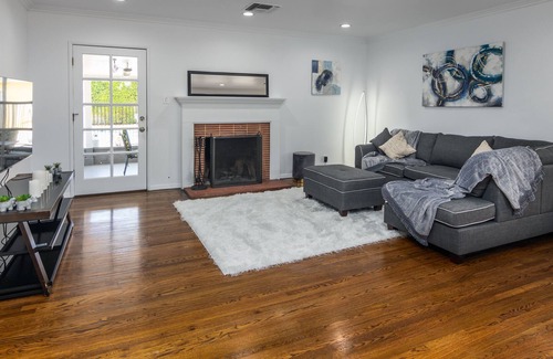 Valley Village House | Beautiful private house W/Spa& pool @ heart of LA