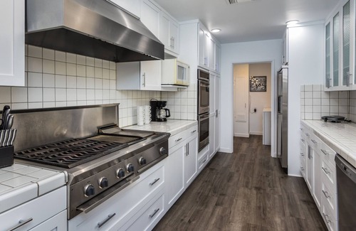 Valley Village House | Beautiful private house W/Spa& pool @ heart of LA