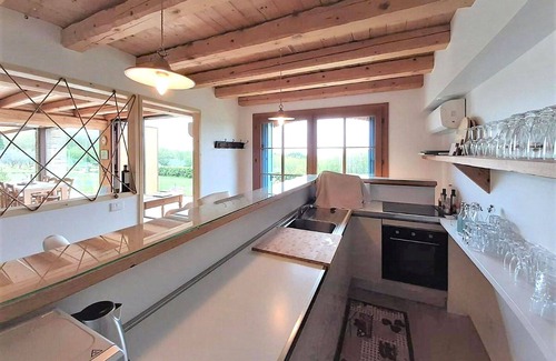 Venegazzu Villa | Beautiful private villa with private pool, sauna, A/C, WIFI, hot tub, TV, pets allowed and parking