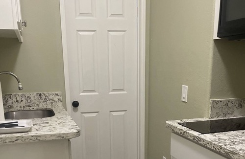 Lancaster Apartment | Beautiful Private Studio w Kitchen and Bath