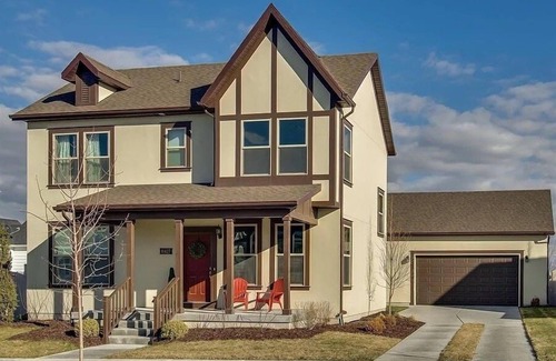 Daybreak House | beautiful, private, roomy home