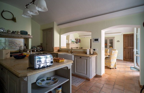 Draguignan Villa | Beautiful private villa for 11 guests with private pool, A/C, WIFI, TV, patio and parking