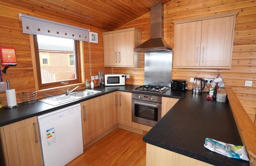 Kinross House | Beautiful private villa for 6 people with WIFI, TV, balcony, pets allowed and parking