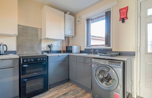 Marybank House | Beautiful private villa for 4 people with WIFI, TV, patio and parking