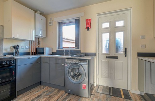 Marybank House | Beautiful private villa for 4 people with WIFI, TV, patio and parking