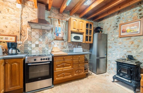 Cala Llombards House | Beautiful private villa for 6 guests with TV, balcony and pets allowed