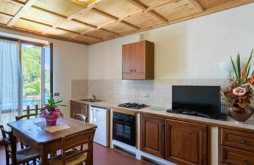 Ponte Buriano Villa | Beautiful private villa for 25 people with private pool, WIFI, TV, patio, pets allowed and parking