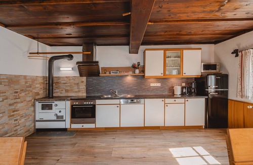 Abtenau Villa | Beautiful private villa for 12 guests with WIFI, TV and parking