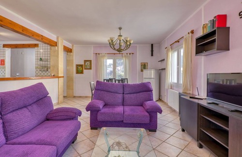Urbanizacion La Mandarina House | Beautiful private villa with private pool, WIFI, A/C, TV, terrace, pets allowed and parking