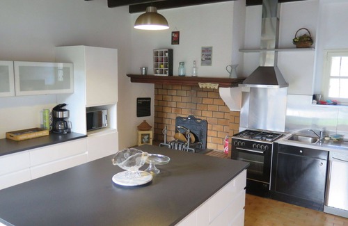 Nassiet Villa | Beautiful private villa for 9 guests with WIFI, A/C, private pool, TV, terrace and parking