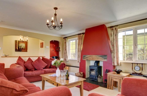 Braunton Villa | Beautiful private villa for 6 people with WIFI, TV, patio, pets allowed, panoramic view and park...