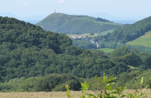 Aberystwyth House | Beautiful private villa for 4 guests with WIFI, TV, patio, pets allowed, panoramic view and park...