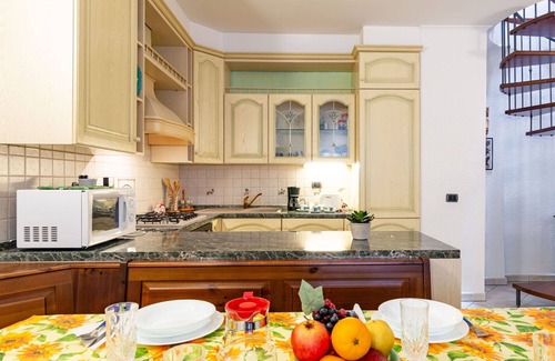 Corrido House | Beautiful private villa for 4 guests with WIFI, hot tub, TV, terrace, pets allowed and parking