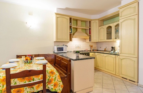 Corrido House | Beautiful private villa for 4 guests with WIFI, hot tub, TV, terrace, pets allowed and parking