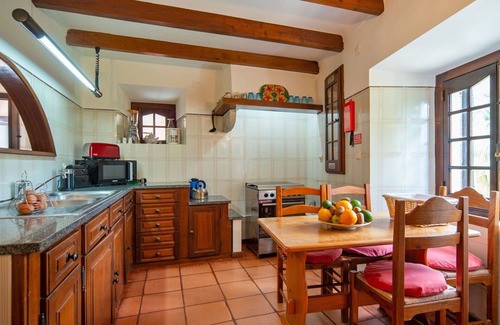 Monserrate Villa | Beautiful private villa for 6 guests with WIFI, private pool, TV, terrace and parking