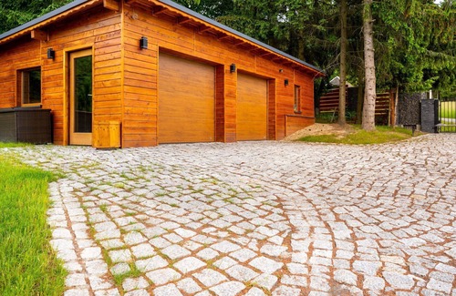 Oybin House | Beautiful private villa with WIFI, A/C, hot tub, TV, patio, pets allowed and panoramic view