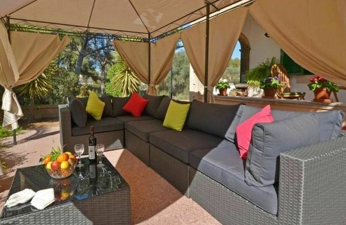 El Toro House | Beautiful private villa for 8 people with A/C, pool, WIFI, TV, patio and parking