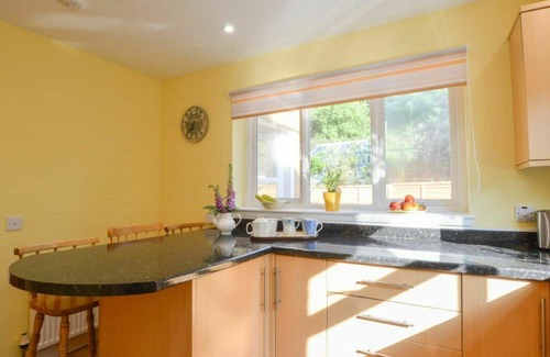 Oban House | Beautiful private villa for 8 guests with WIFI, TV, terrace, pets allowed and parking