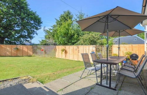 Oban House | Beautiful private villa for 8 guests with WIFI, TV, terrace, pets allowed and parking