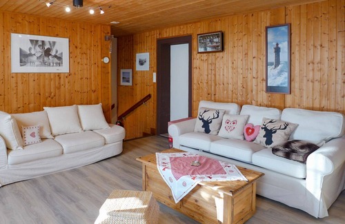 Les Posses-sur-Bex House | Beautiful private villa for 6 guests with WIFI, TV, terrace, pets allowed and parking