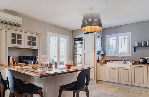 Carces House | Beautiful private villa for 8 guests with A/C, WIFI, private pool, TV, terrace and parking
