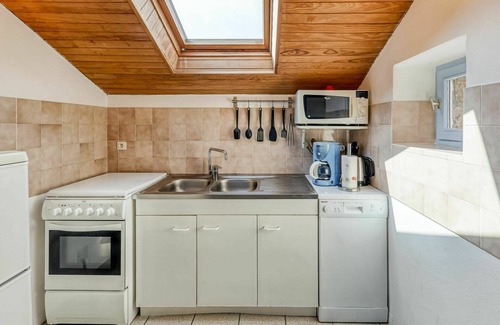 Crozon House | Beautiful private villa for 4 guests with WIFI, TV and pets allowed