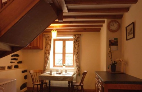Tywyn House | Beautiful private villa for 2 guests with WIFI, TV, patio, panoramic view and parking